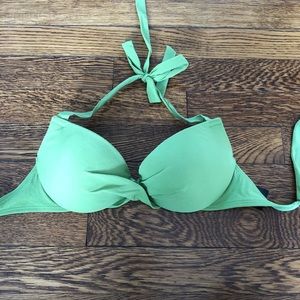 H&M green triangle top